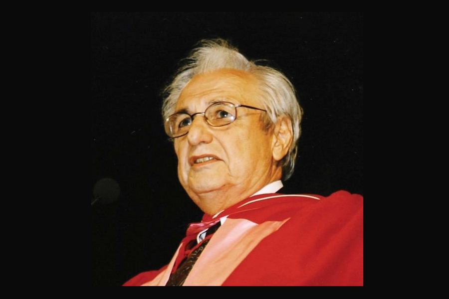 Mocking Up Life : Frank Owen Gehry , 1929 - 2025