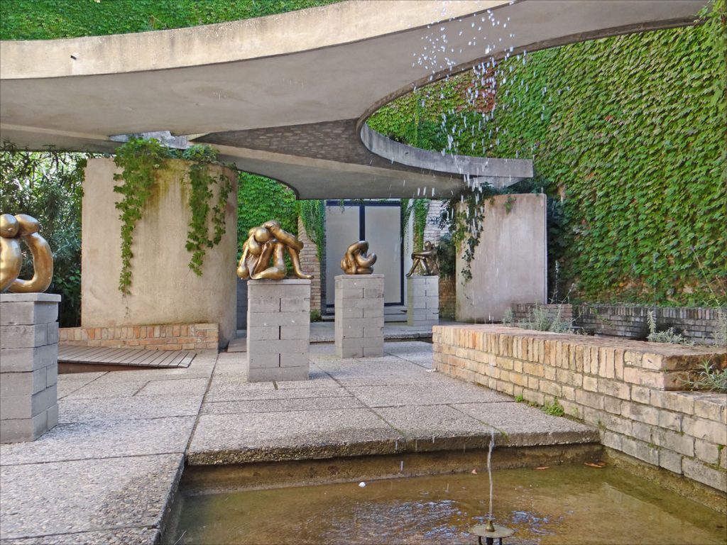 An Architect's Guide to Venice and its Modern Architecture